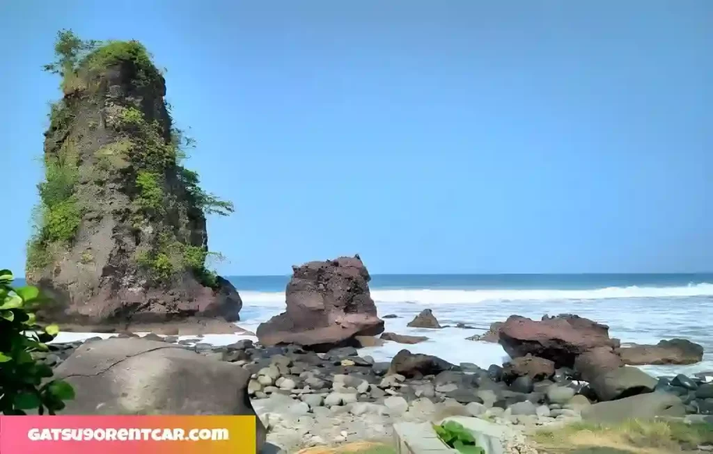 Indahnya Pantai Batu Tihang di Pesisir Barat Lampung
