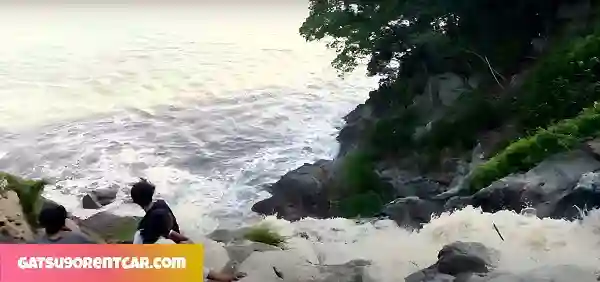 Pantai Terjun Lampung Selatan, Nikmati Sensasi Air Terjun di Tepi Pantai