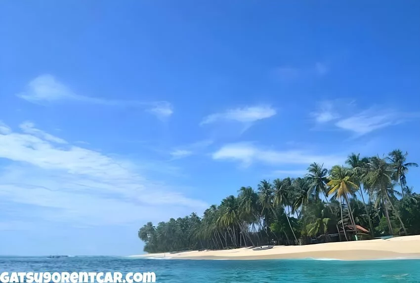 Pantai Pulau Pisang - 11 Pantai di Lampung Barat yang Wajib Dikunjungi