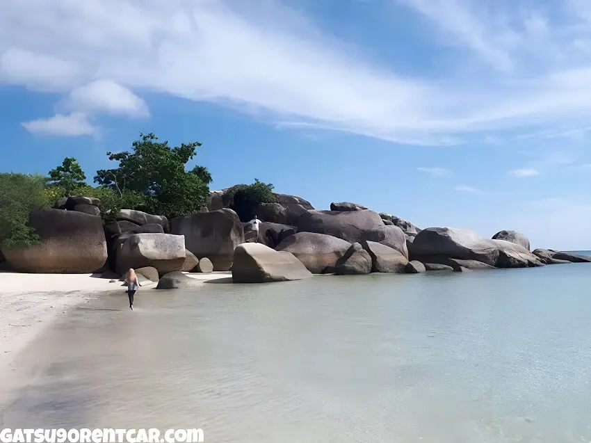 Pantai Tanjung Tinggi di Belitung - 7 Pantai Tereksotis di Sumatera