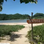 Menikmati Keindahan Pantai Clungup yang Mempesona