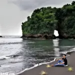 Menyelami Keindahan Laut di Pantai Licin