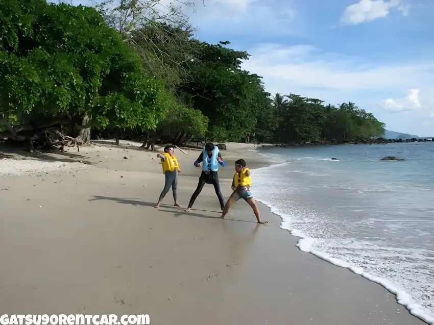 Menikmati Pesona Pantai Guci Batu Kapal Kalianda dengan Tips Wisata yang Berguna