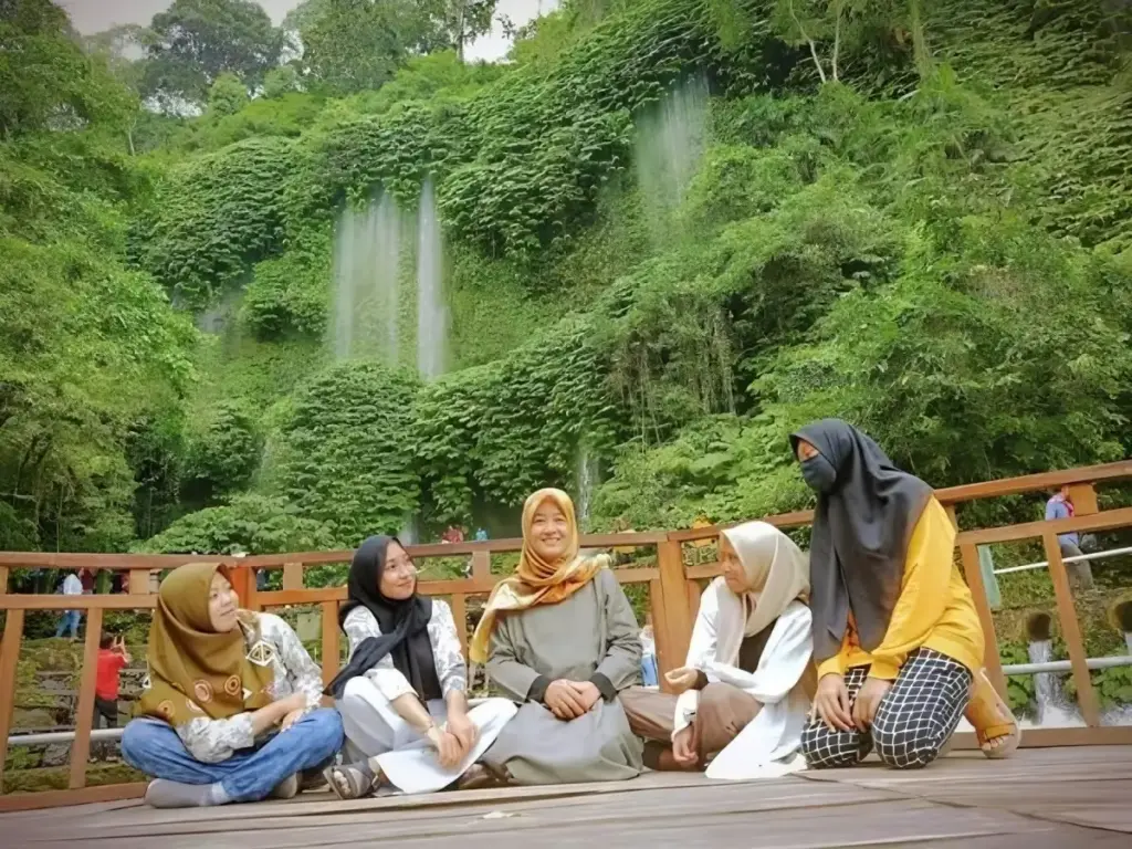 Air Terjun Benang Stokel Lombok Tengah