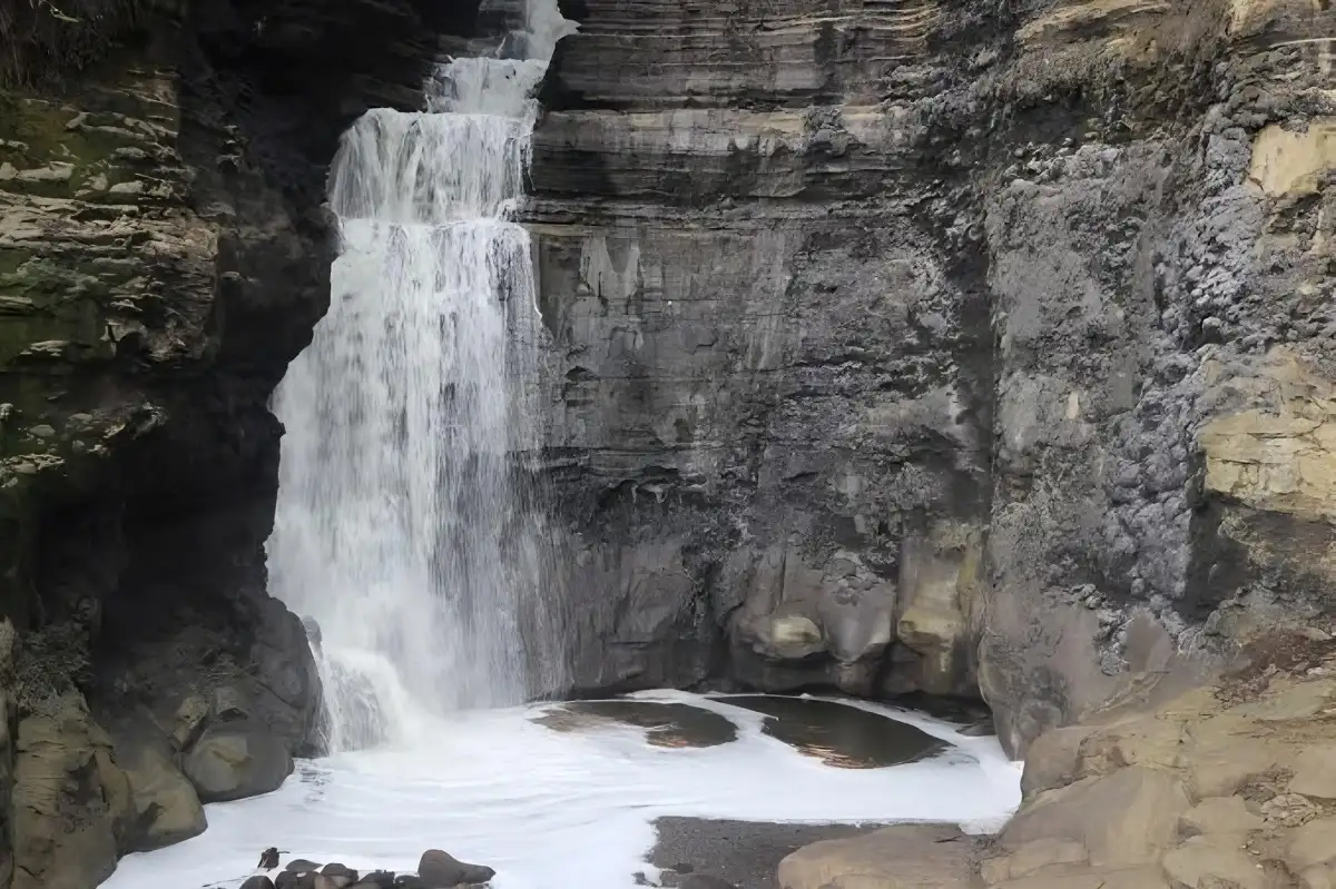 Air Terjun Gentongan Bondowoso