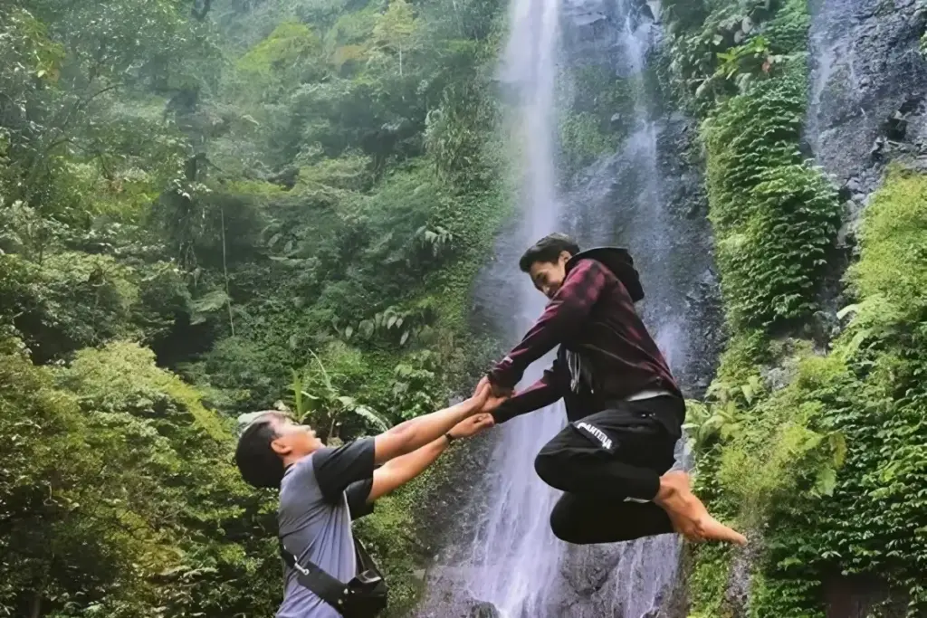 Air Terjun Jurang Senggani Tulungagung