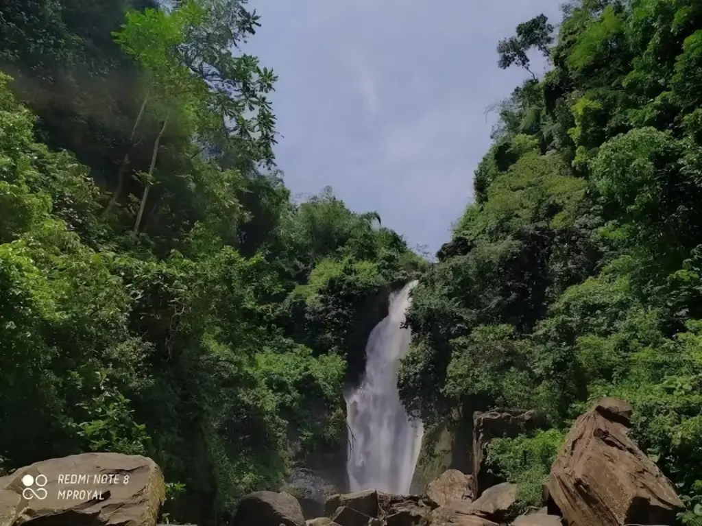 Alamat dan Rute Lokasi Air Terjun Antrokan Jember