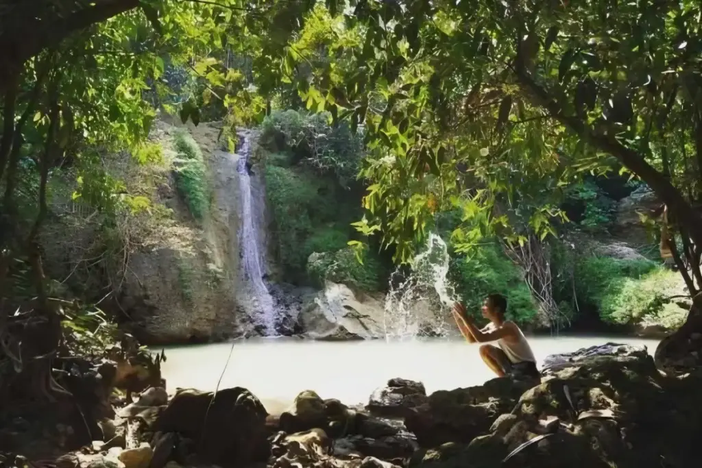 Alamat dan Rute Lokasi Air Terjun Gulingan Grobogan