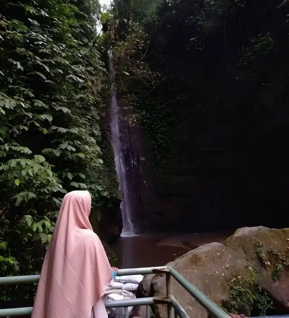 Alamat dan Rute Lokasi Air Terjun Jeruk Manis Lombok