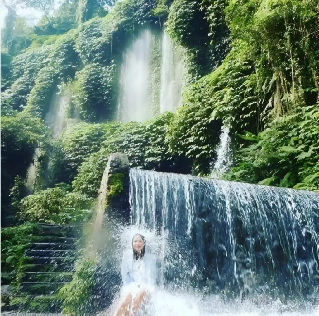 Fasilitas Air Terjun Benang Stokel Lombok Tengah