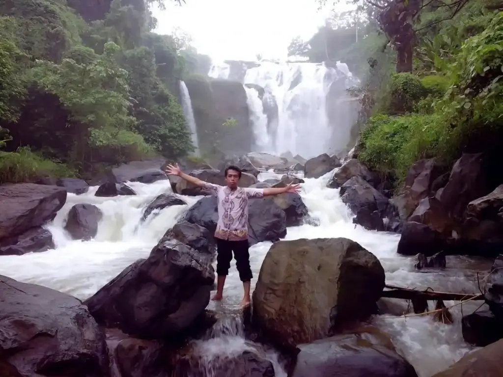 Fasilitas Air Terjun Curup Gangsa Lampung