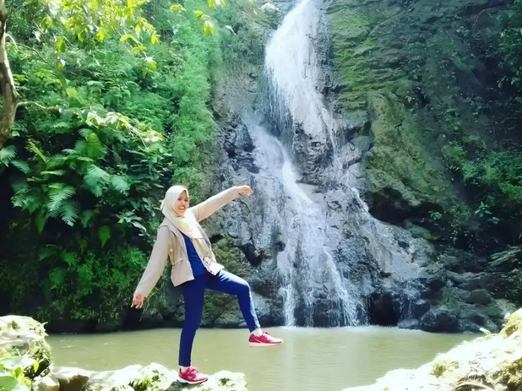 Fasilitas Air Terjun Gulingan Grobogan