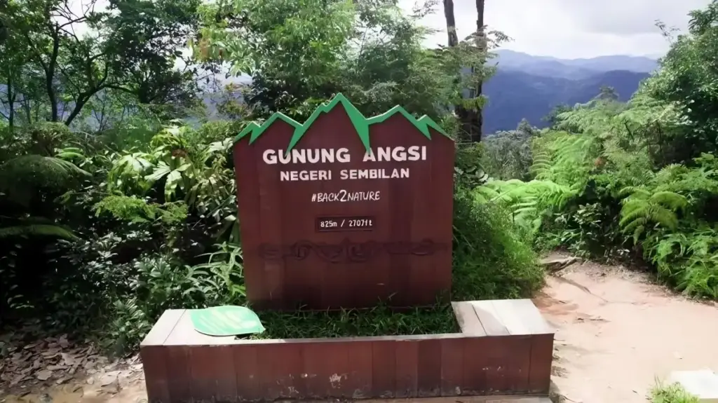 Gunung Angsi