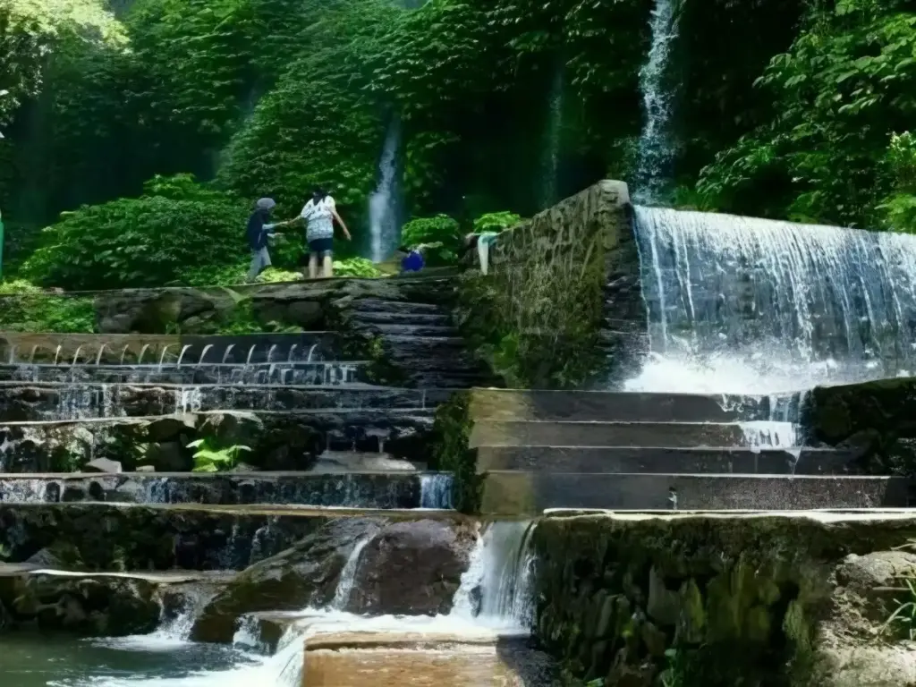 Harga Tiket Masuk Air Terjun Benang Kelambu Lombok