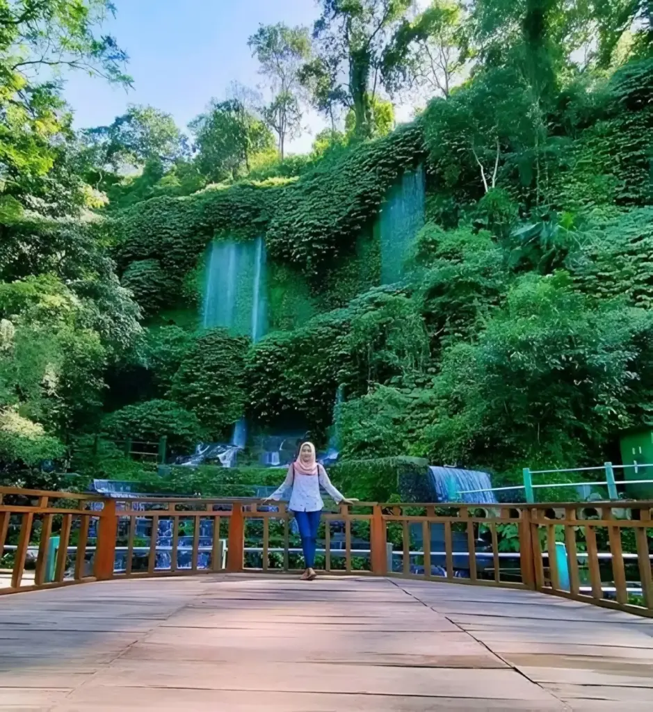 Harga Tiket Masuk Air Terjun Benang Stokel Lombok Tengah