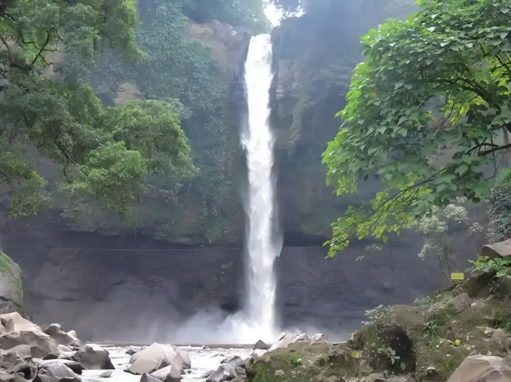 Harga Tiket Masuk Air Terjun Coban Baung