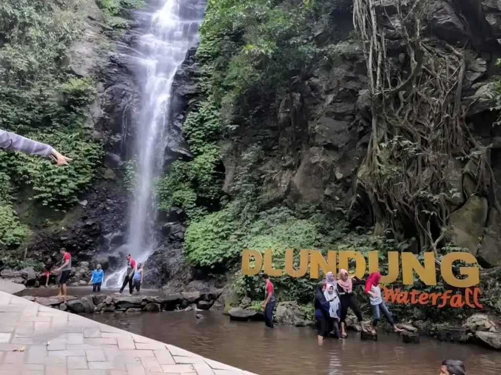 Harga Tiket Masuk Air terjun Dlundung Mojokerto