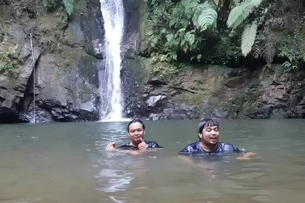 Jam Buka Air Terjun Batu Dinding Kampar