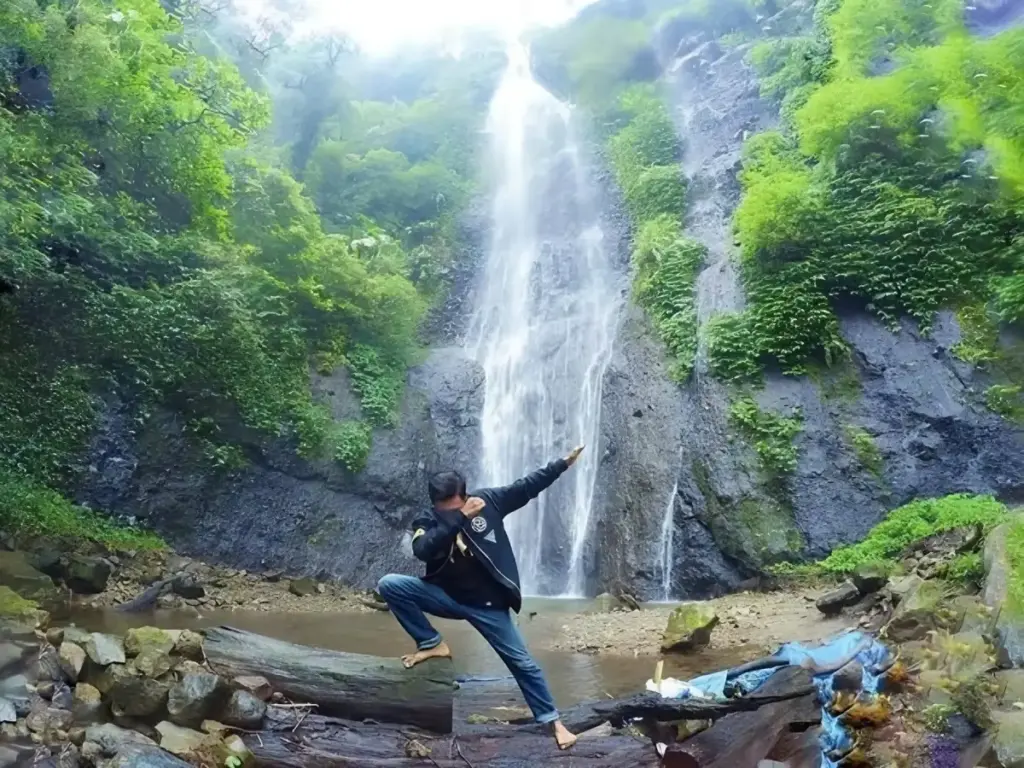 Jam Buka Air Terjun Jurang Senggani