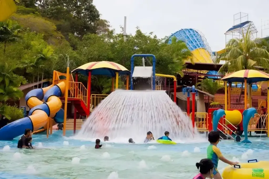 Opening Hours A Famosa Waterpark