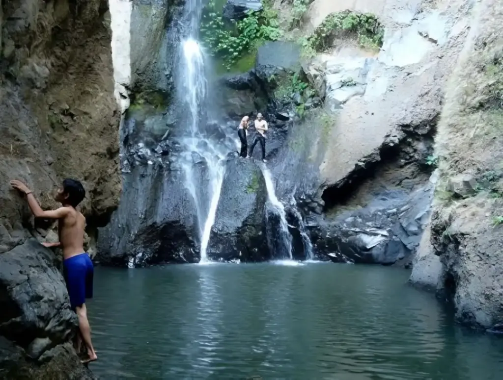 Spot Wisata di Air Terjun Gangga