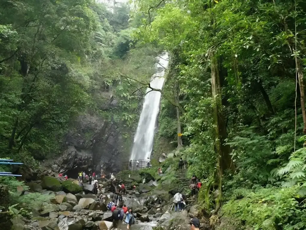 Spot Wisata di Air Terjun Kakek Bodo Pasuruan