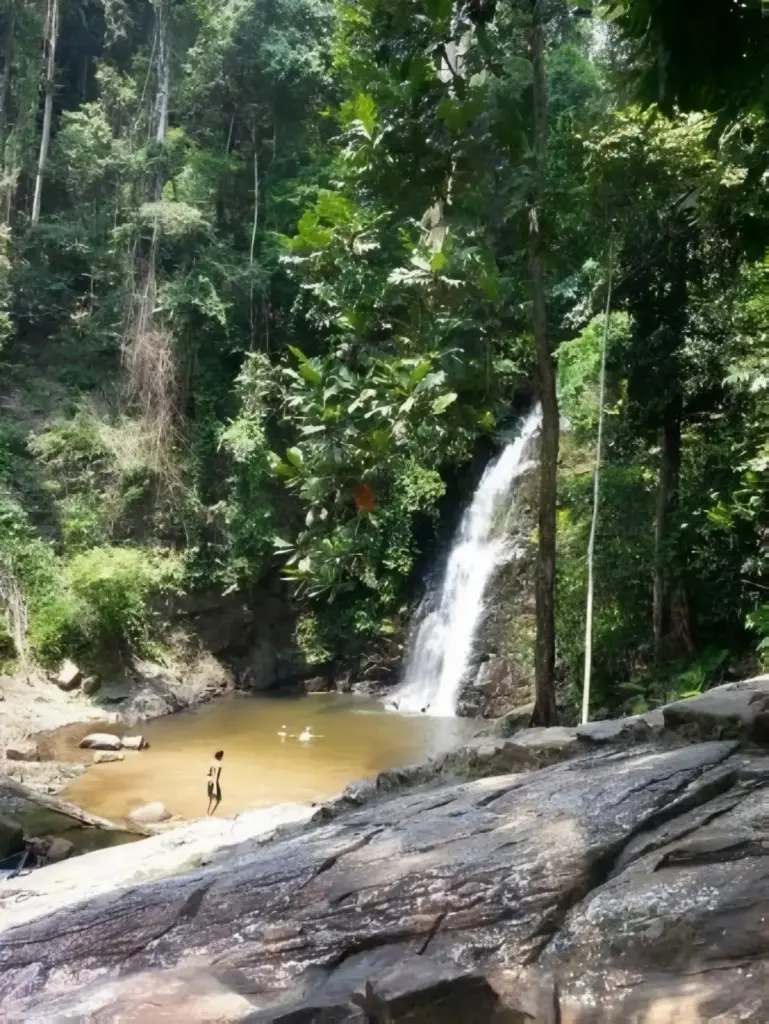 Spot di Air Terjun Durian Perangin Langkawi