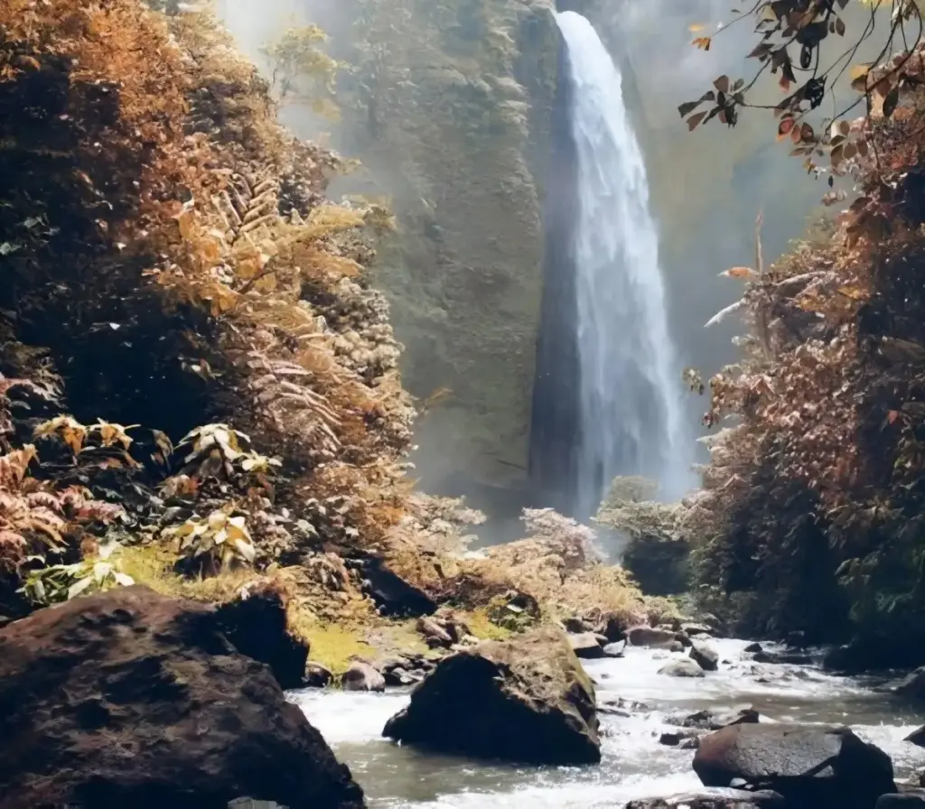 Tips Berkunjung Air Terjun Kabut Pelangi Lumajang