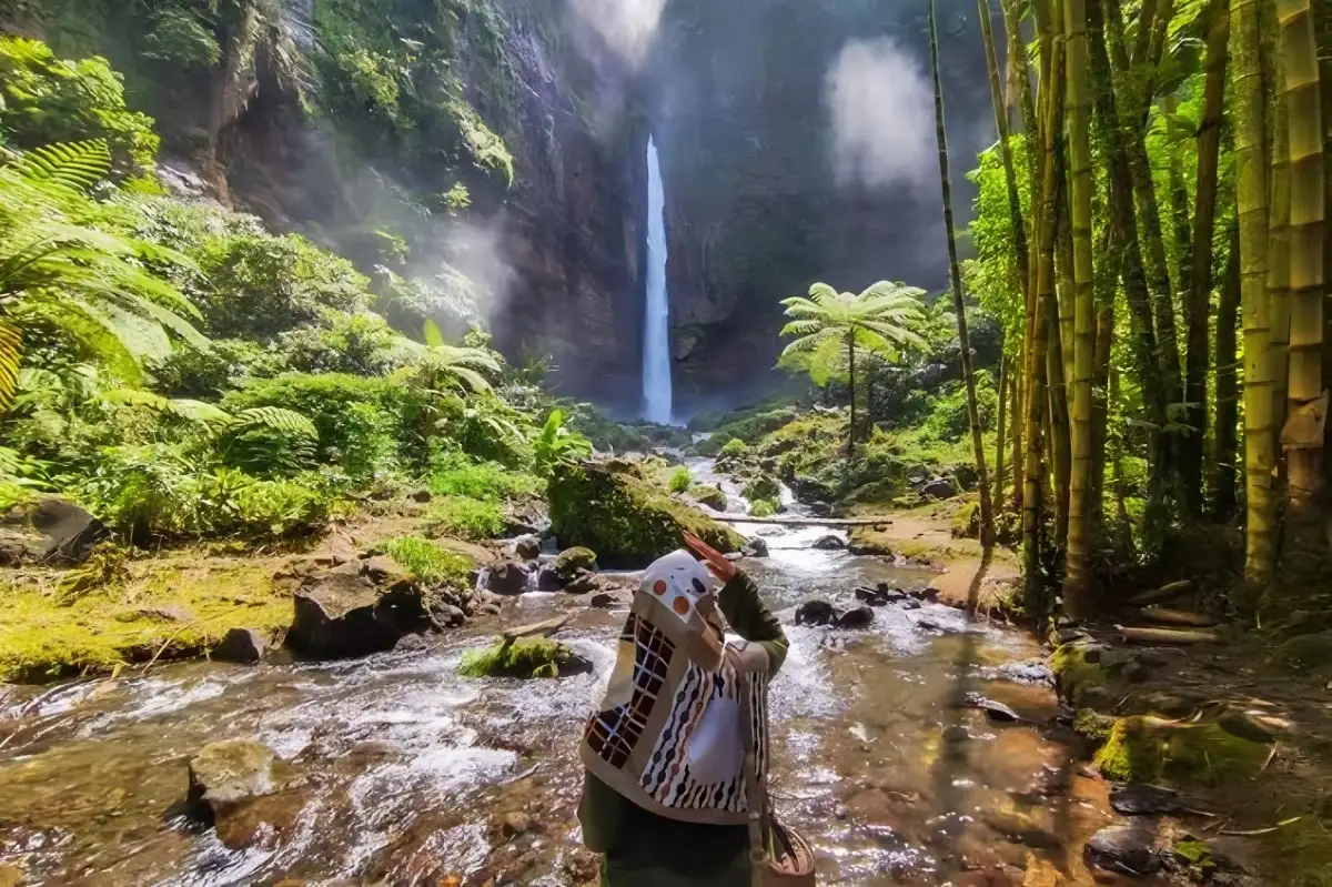 Air Terjun Kapas Biru Lumajang