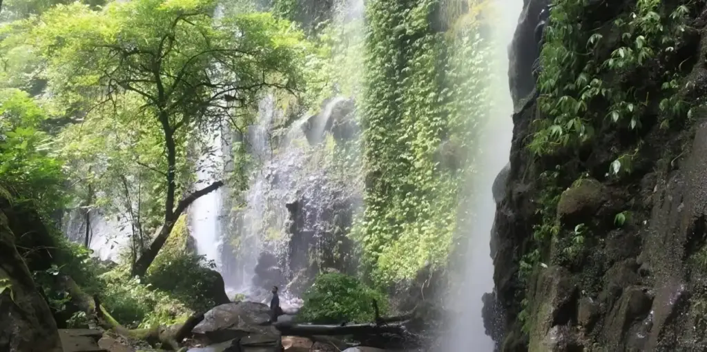 Alamat dan Rute Lokasi Air Terjun Lawean Blitar