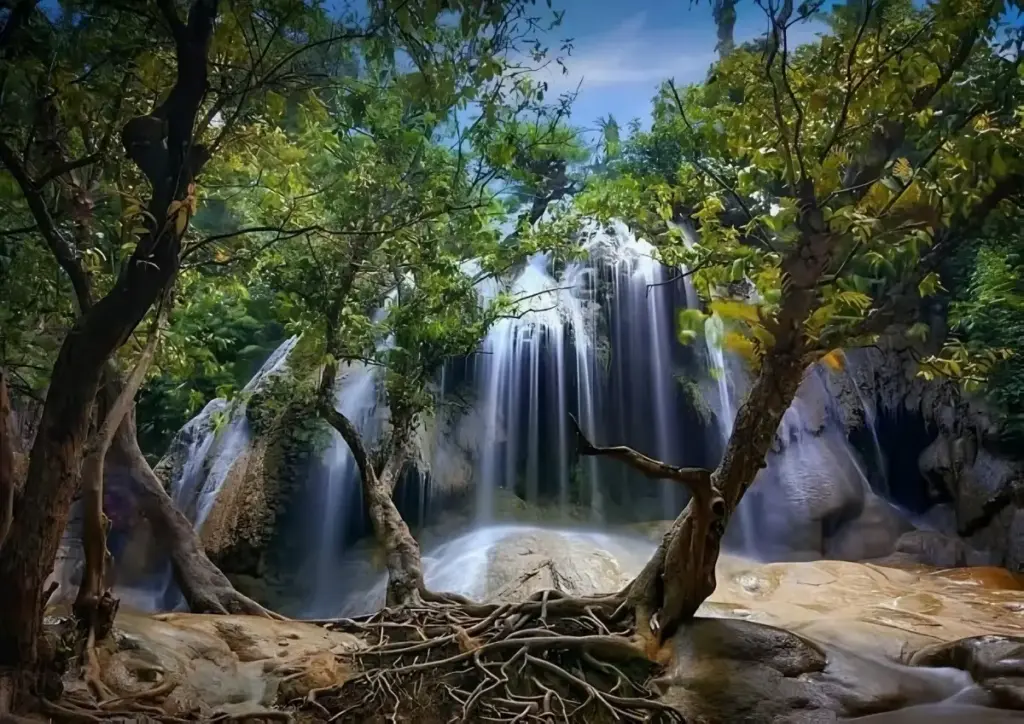 Alamat dan Rute Lokasi Air Terjun Pantai Pelang Trenggalek