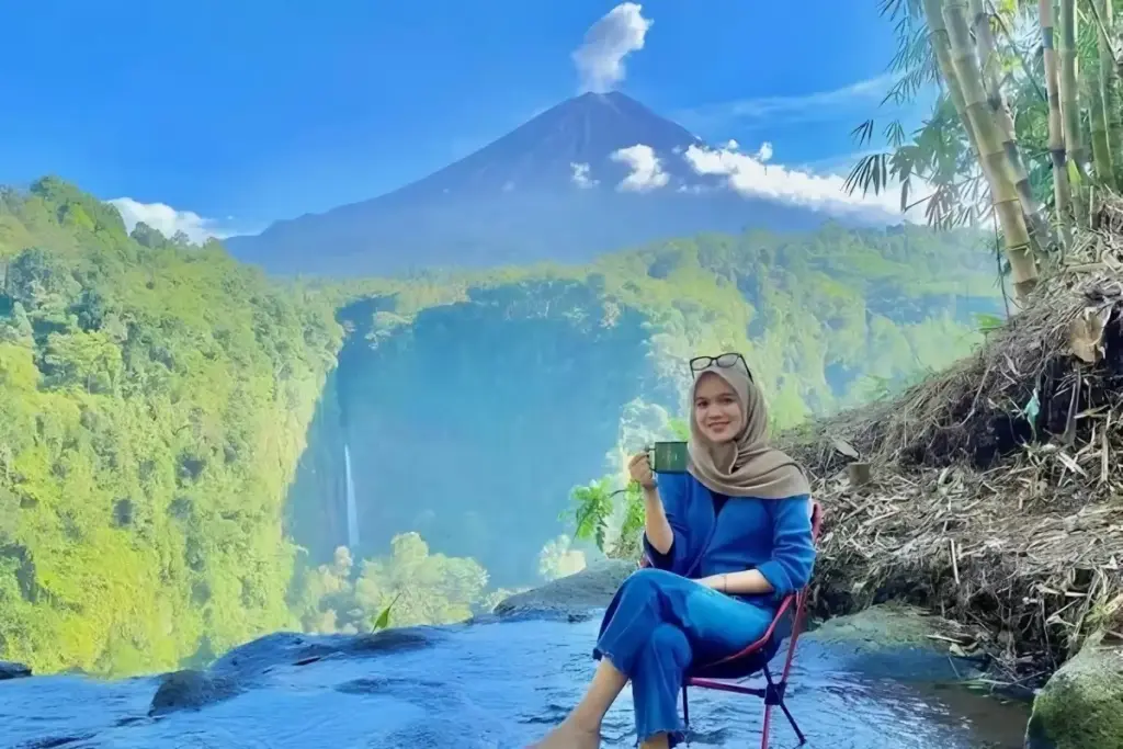 Fasilitas Air Terjun Kapas Biru Lumajang