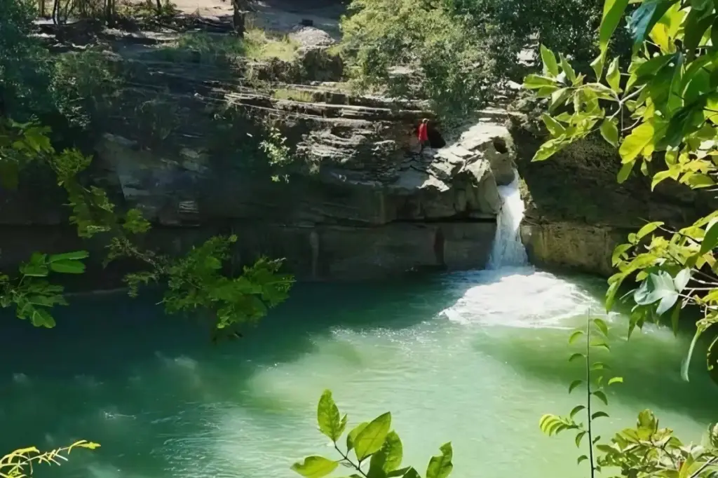 Fasilitas Air Terjun Kedung Maor Bojonegoro