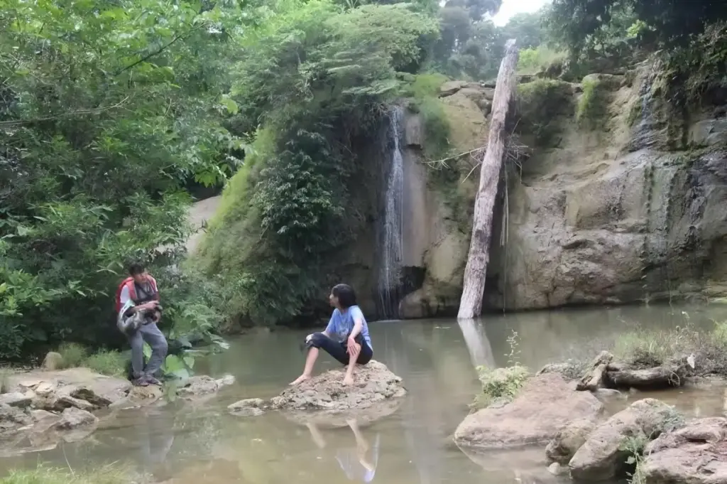 Fasilitas Air Terjun Lembah Bongok Tuban