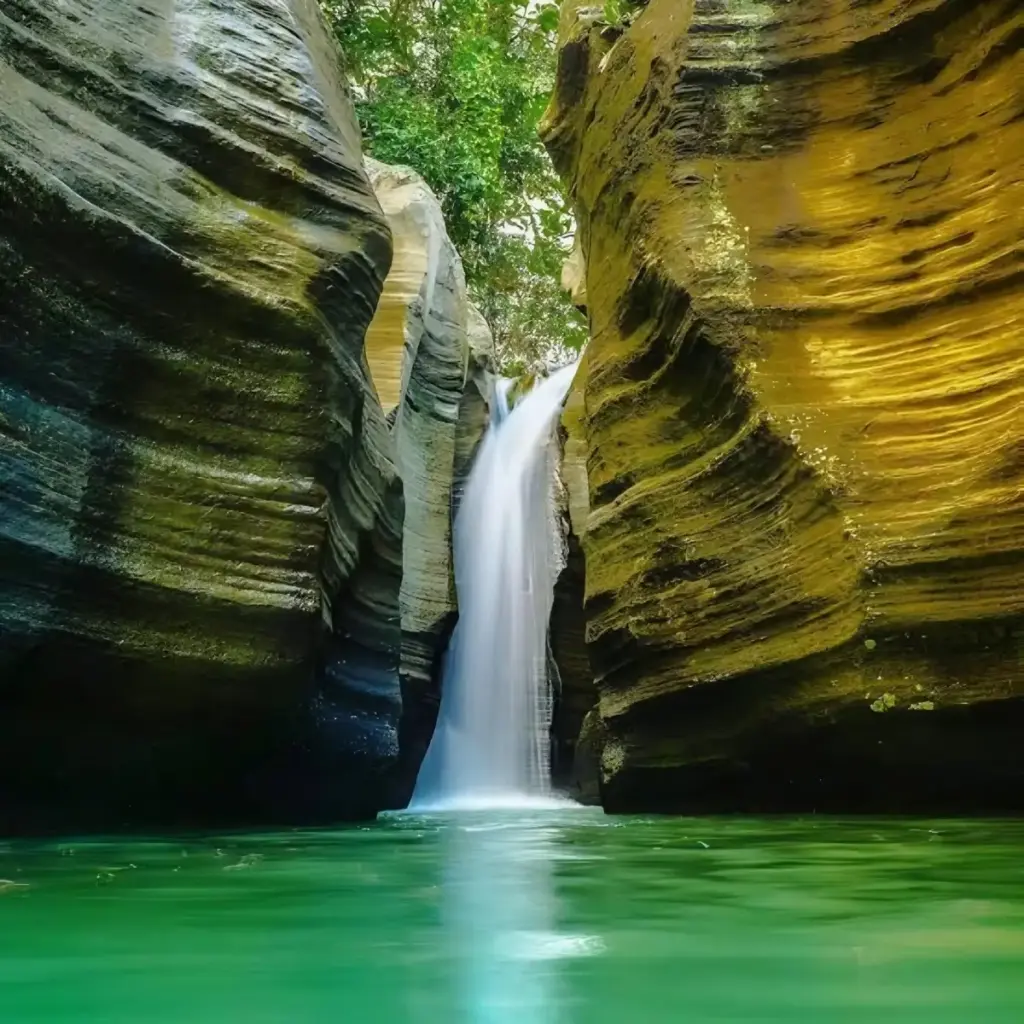 Fasilitas Air Terjun Luweng Sampang Yogyakarta