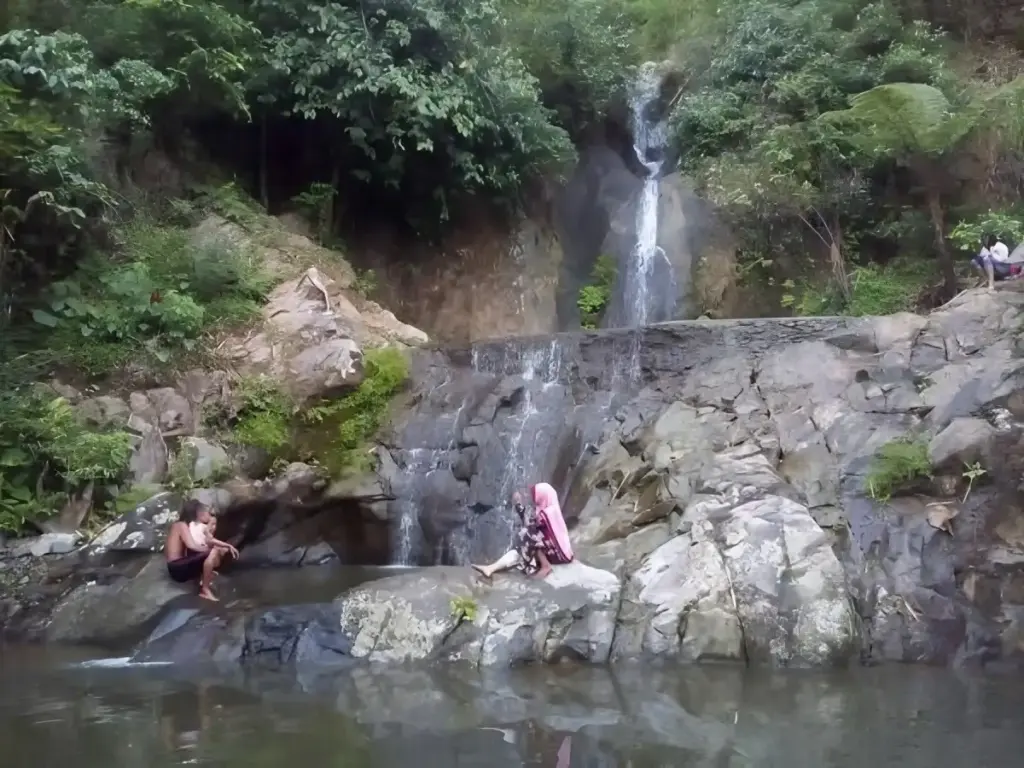 Harga Tiket Masuk Air Terjun Kali Banteng Kudus