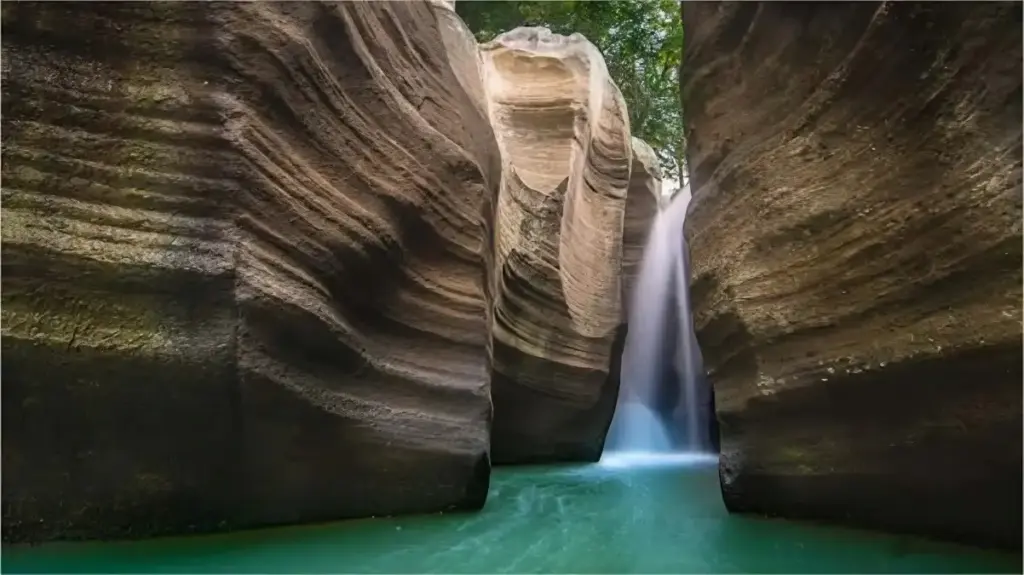 Harga Tiket Masuk Air Terjun Luweng Sampang Yogyakarta