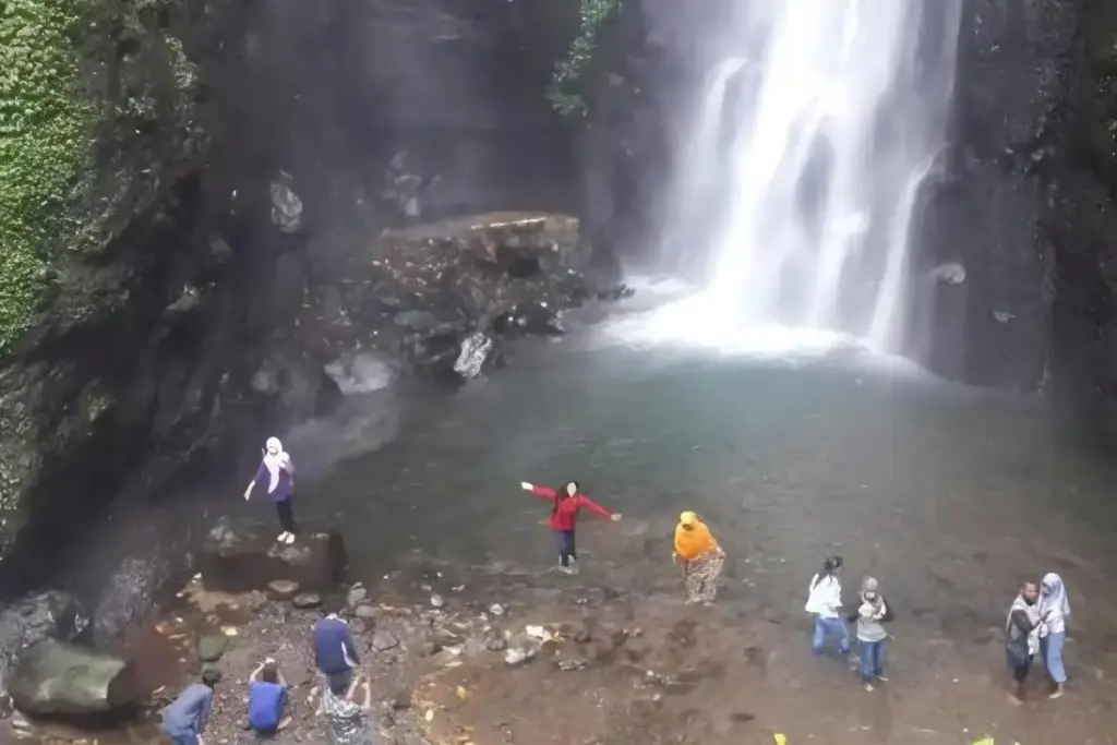 Harga Tiket Masuk Air Terjun Putuk Truno Pasuruan