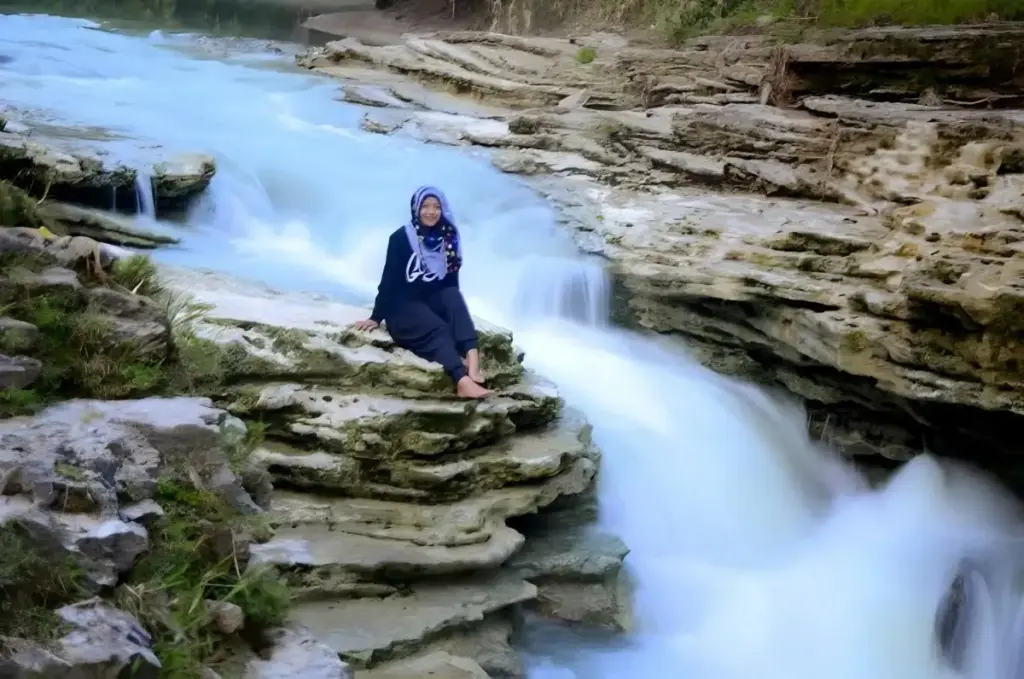 Spot Wisata di Air Terjun Kedung Maor