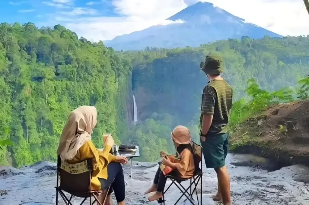 Tips Berkunjung Air Terjun Kapas Biru Lumajang