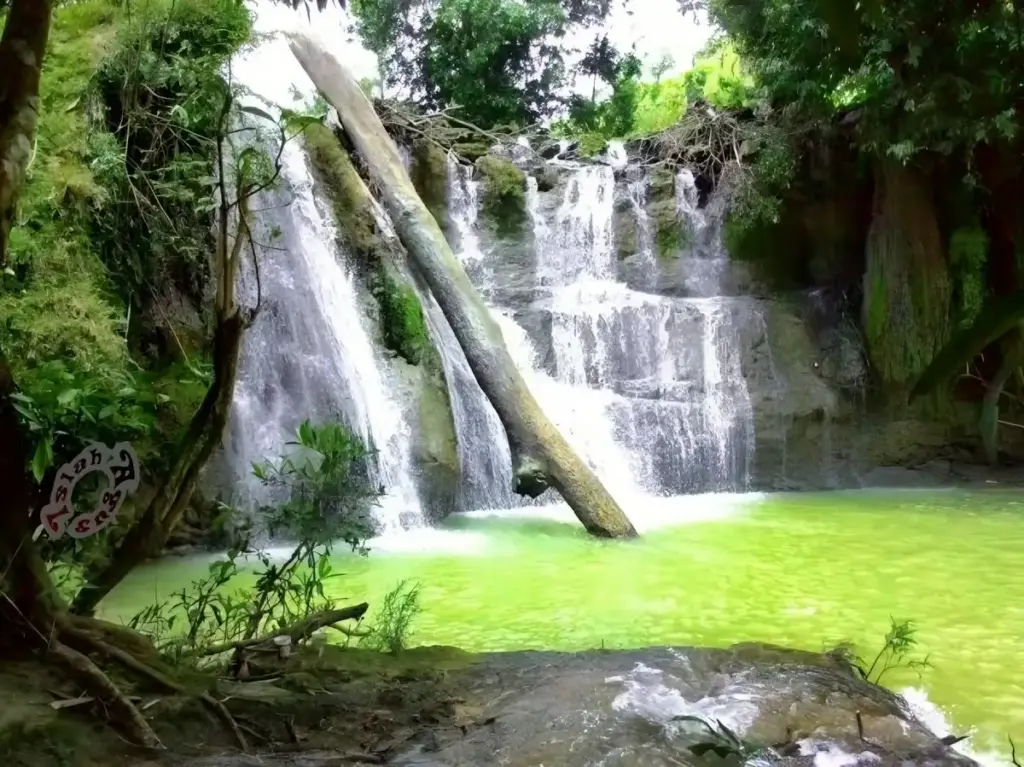 Tips Berkunjung Air Terjun Lembah Bongok Tuban