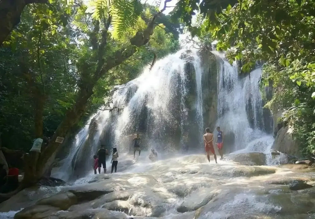 Tips Berkunjung Air Terjun Pantai Pelang Trenggalek