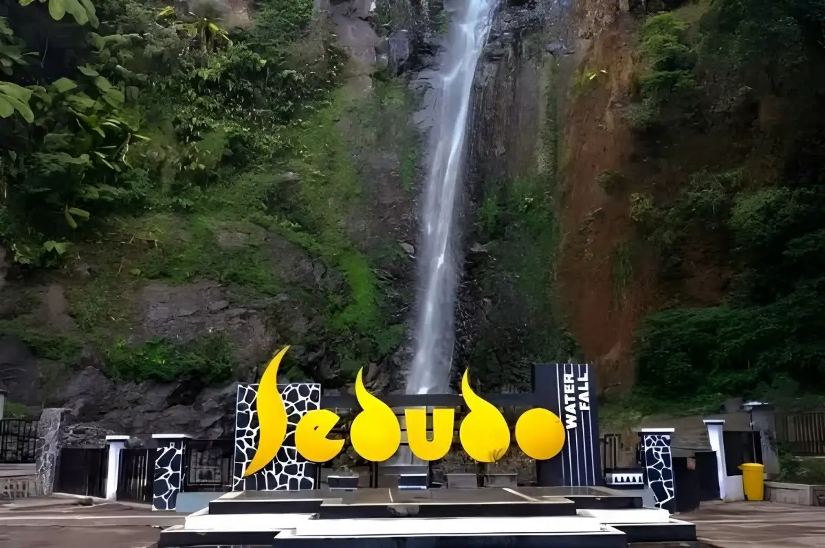 Air Terjun Sedudo Nganjuk