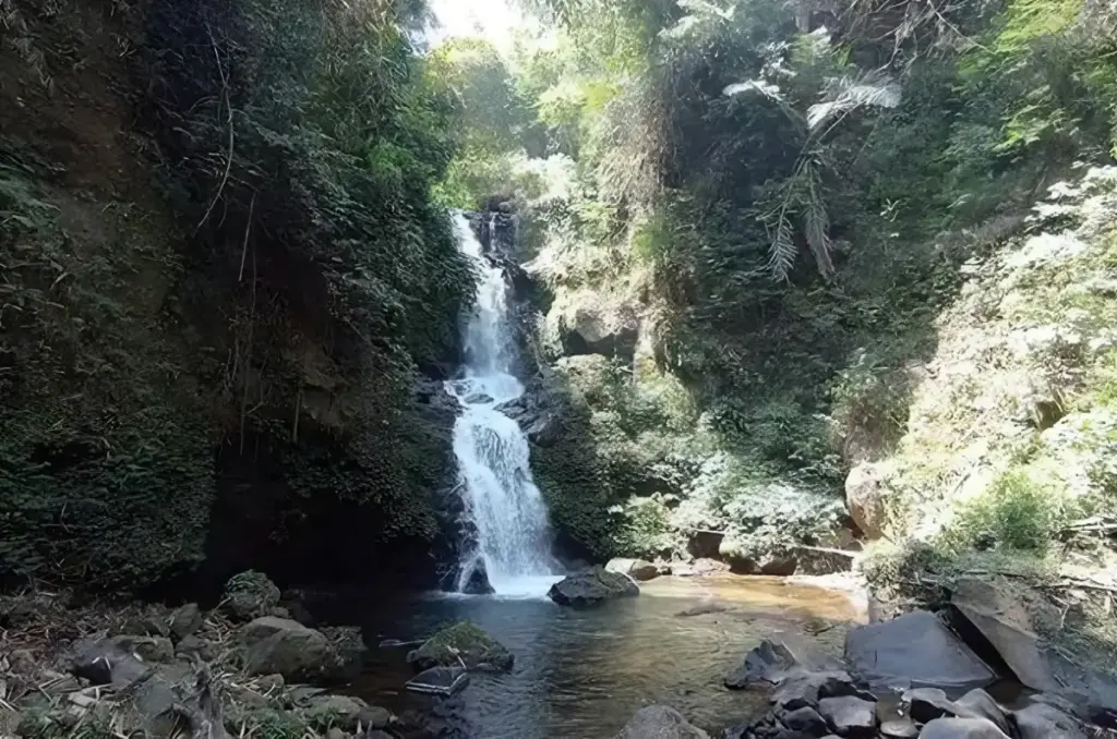 Harga Tiket Masuk Air Terjun Sekar Langit Magelang