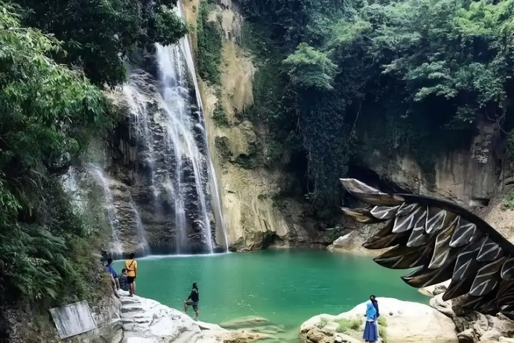 Jam Buka Air Terjun Sanggrahan Tuban