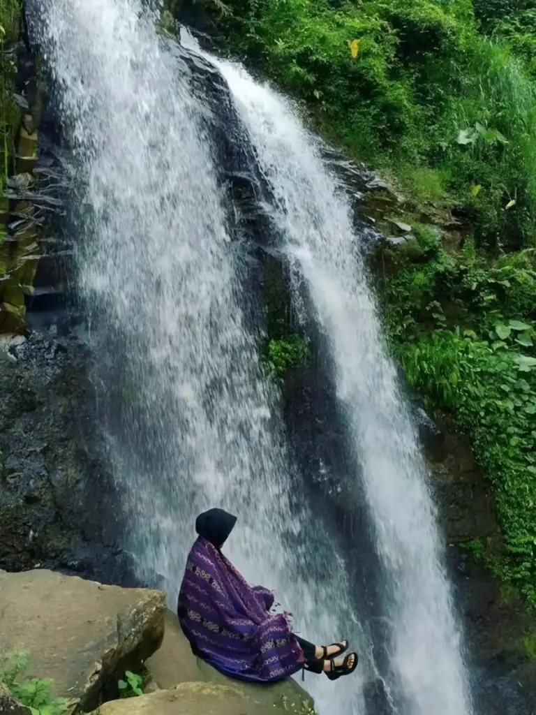 Alamat dan Rute Lokasi Air Terjun Watu Gompeng