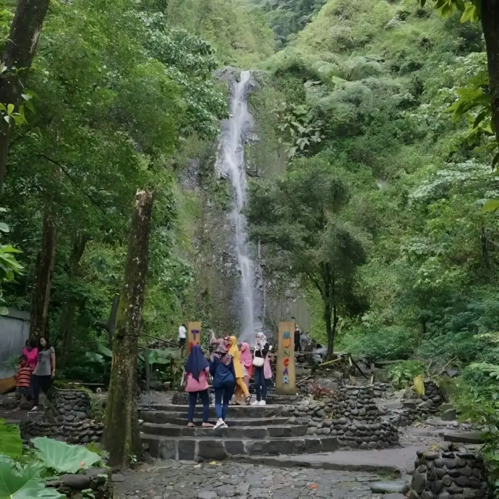 Spot Wisata di Air Terjun Tlogo Muncar