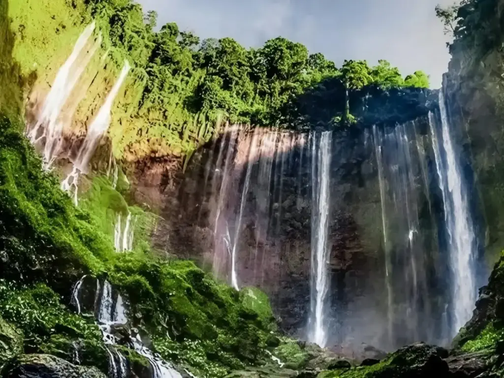 Spot Wisata di Air Terjun Tumpak Sewu