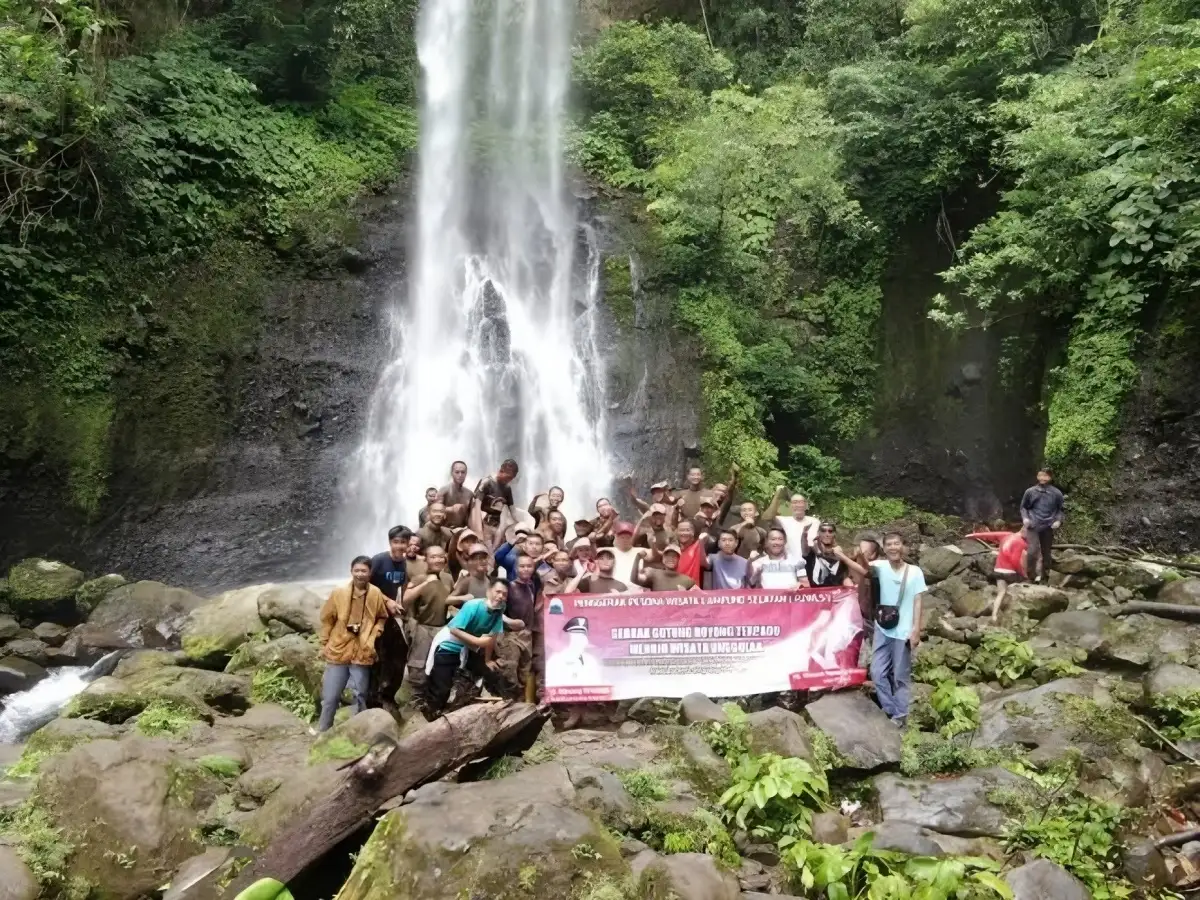 Air Terjun Way Tayas Lampung