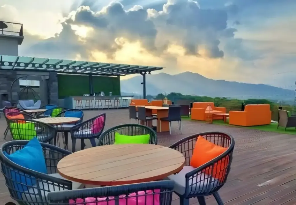 Harga Tiket Masuk Awang-Awang Sky Lounge